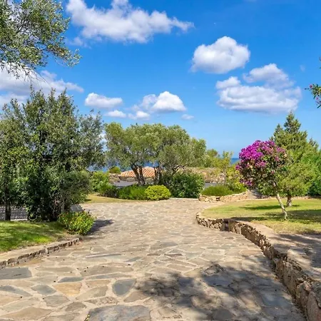 Villa Serrano****