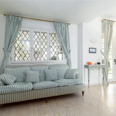 Serrano**** Villa